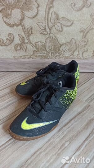 Футбольные бутсы nike