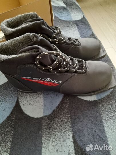 Ботинки лыжные 36 и 39