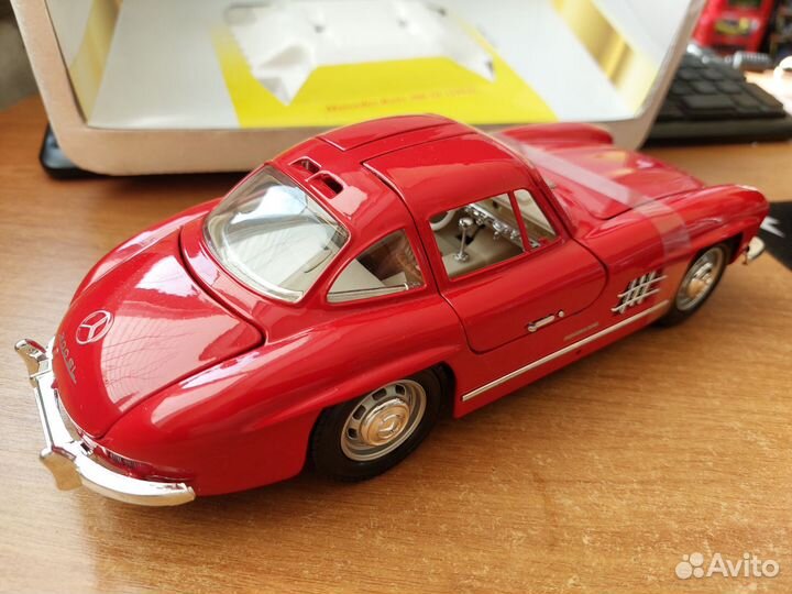 Коллекционная модель Mercedes-Benz 300 SL 1:18