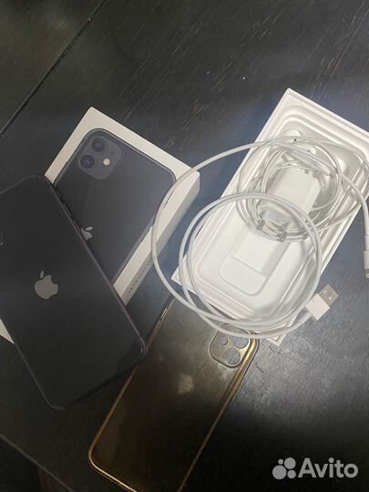 Телефон iPhone 11