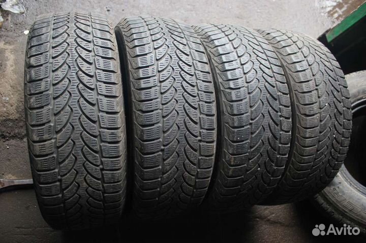 Bridgestone Blizzak LM-32C 215/60 R16
