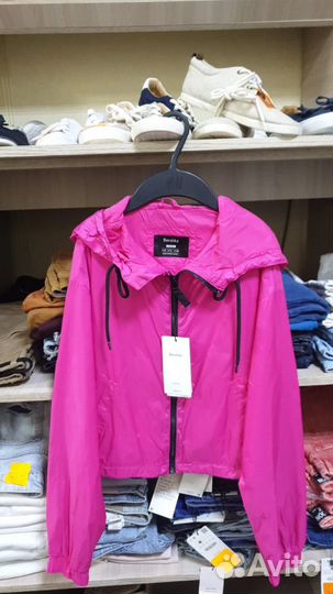 Bershka женские ветровки