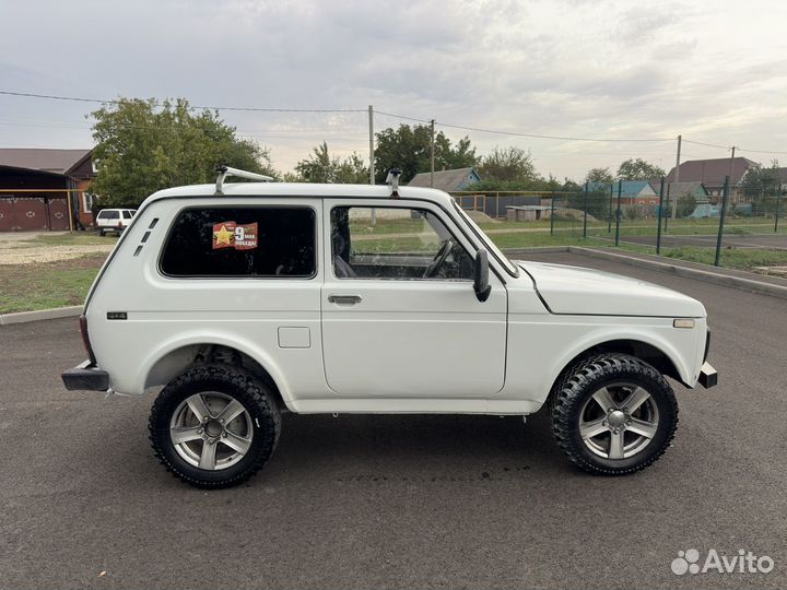 LADA 4x4 (Нива) 1.7 МТ, 2002, 100 000 км