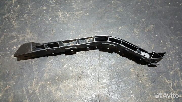 Кронштейн бампера правый Subaru Forester SG9 EJ255