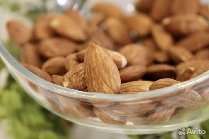 Миндаль жареный, сырой, от 500 г