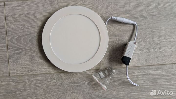 Светильник светодиодный потолочный встраиваемый