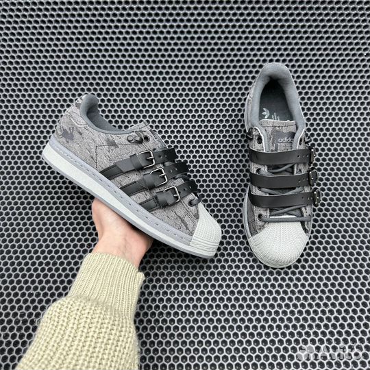 Adidas Superstar Rabbit hole grey