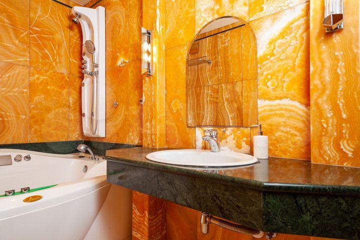 3-к. квартира, 103 м², 4/4 эт.