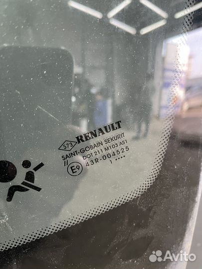 Лобовое стекло Renault fluence б/у