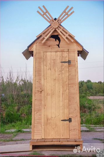 Уличный туалет деревянный