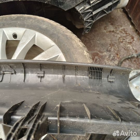 8E5863471 накладка багажника Ауди А4 б6 Audi A4 b6