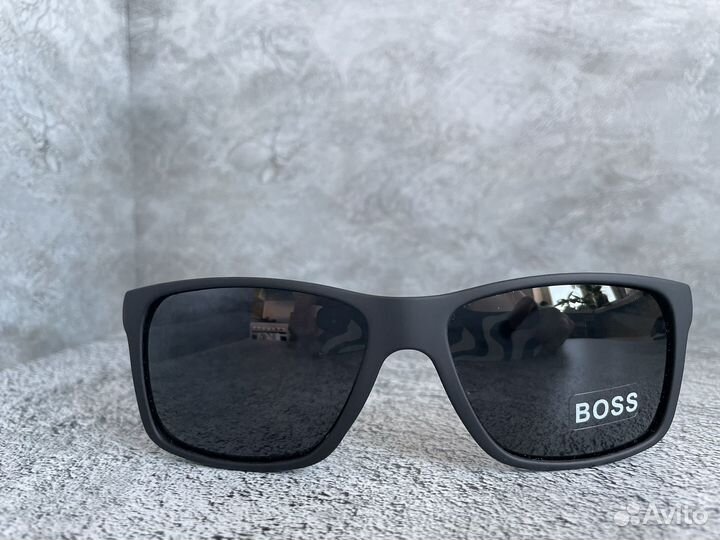 Солнцезащитные очки мужские Boss