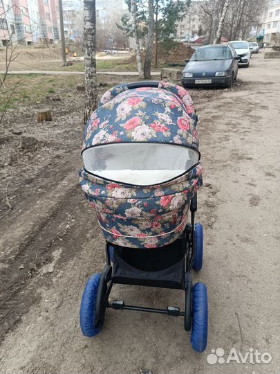 Прогулочная коляска