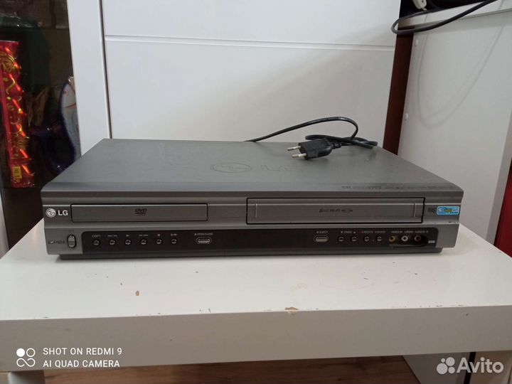 Проигрыватель DVD/Видеомагнитофон