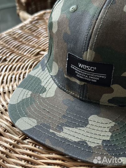 Бейсболка WeSC