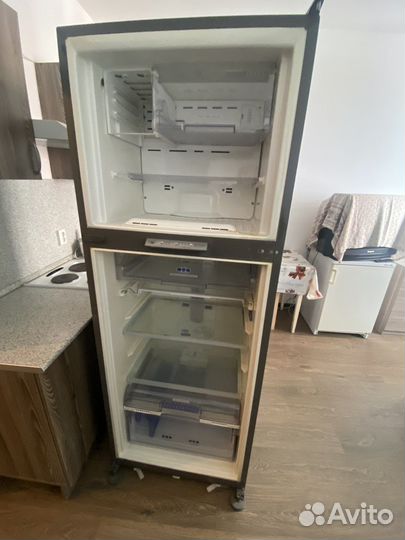 Холодильник whirlpool