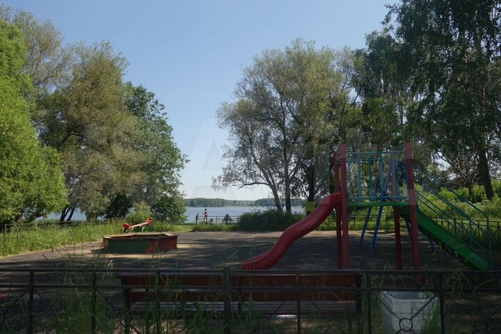 Коттедж 394 м² на участке 10 сот.