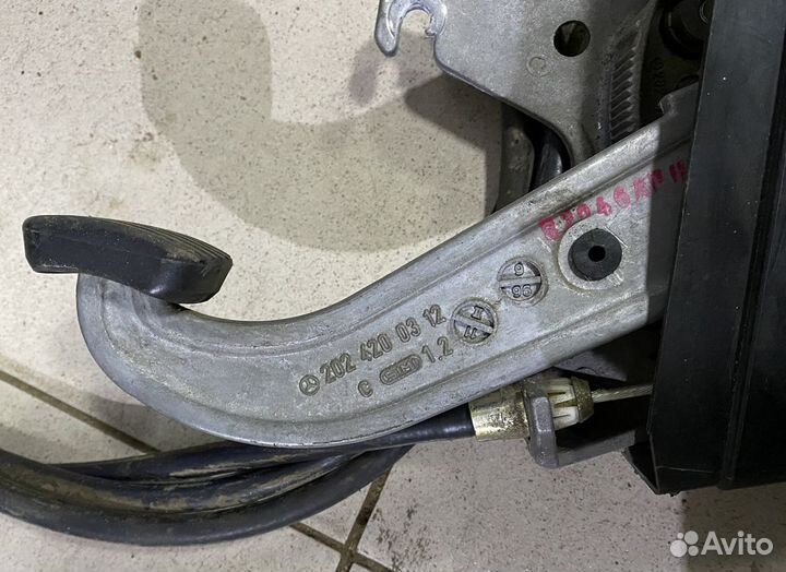 Педаль стояночного тормоза Мерседес W140