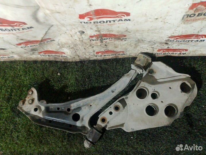 Рычаг подвески передний левый Nissan Prairie