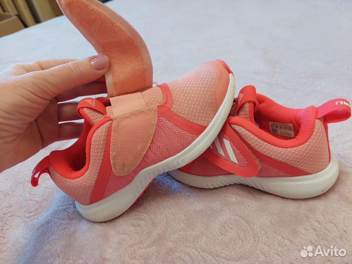 Кроссовки для девочки