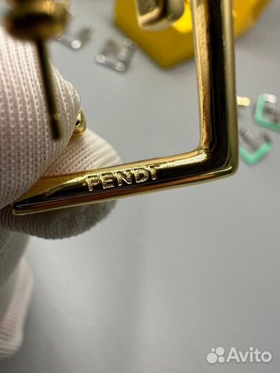 Серьги Fendi