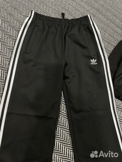 Спортивный костюм adidas новый