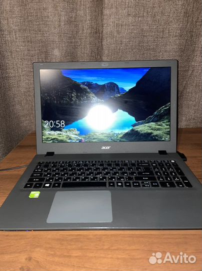 Ноутбук Acer E5-573G-33H7 черный