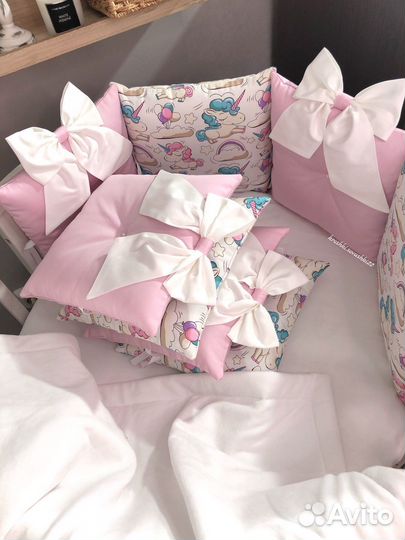 Бортики, валик и плед в кроватку