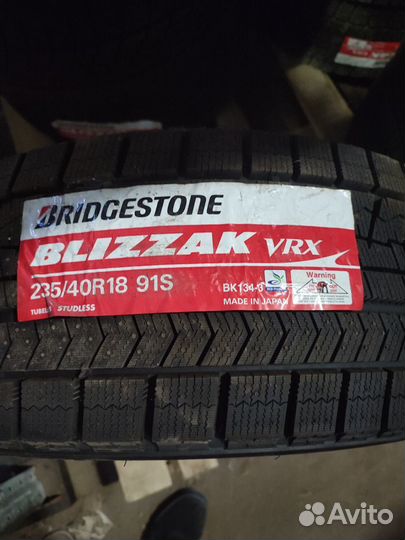 Bridgestone Blizzak VRX 235/40 R18 91S