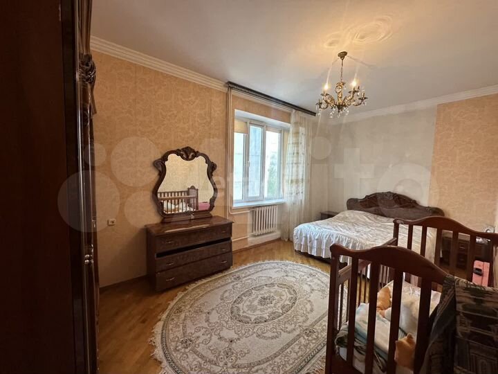 4-к. квартира, 130 м², 3/6 эт.