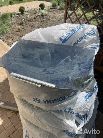 Стекло задней левой двери corolla fielder 141