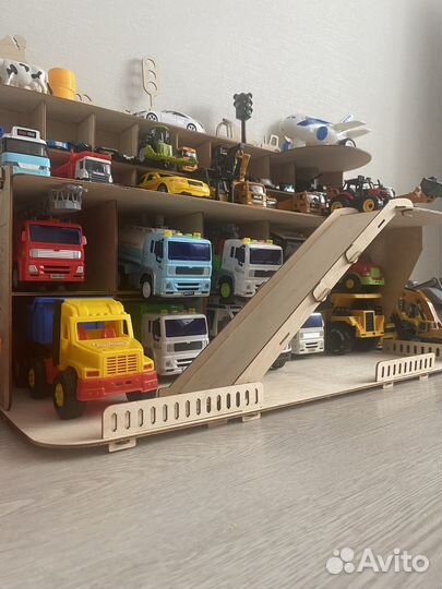 Гараж для машинок
