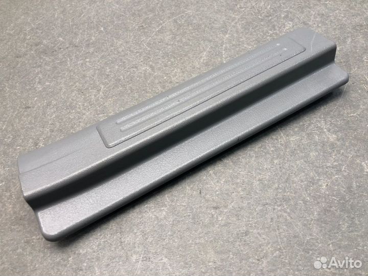 Накладка порога задняя правая Daewoo Gentra 5V3