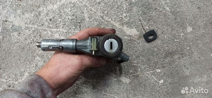 Замок зажигания W123 дизель