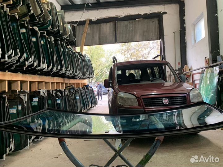 Стекло лобовое Фиат Добло