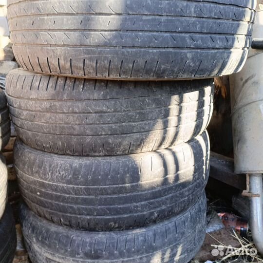 Bridgestone Dueler H/T 215/60 R15