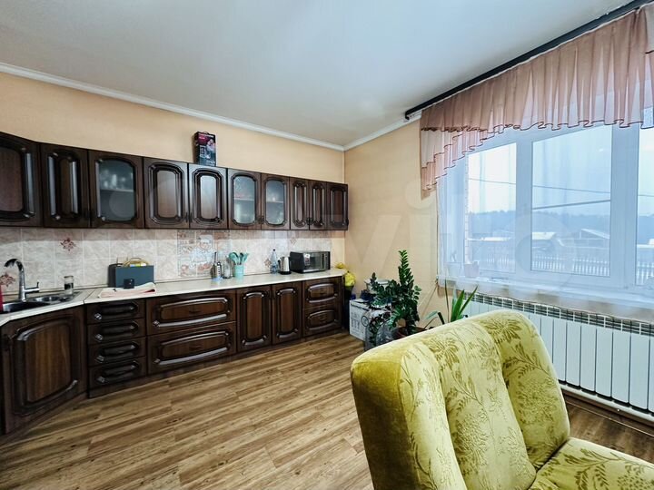 Дом 235 м² на участке 10,8 сот.