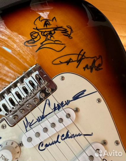 Гитара Squier Fender S автограф Angus Young AC/DC