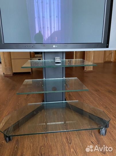Стеклянная тумба под тв