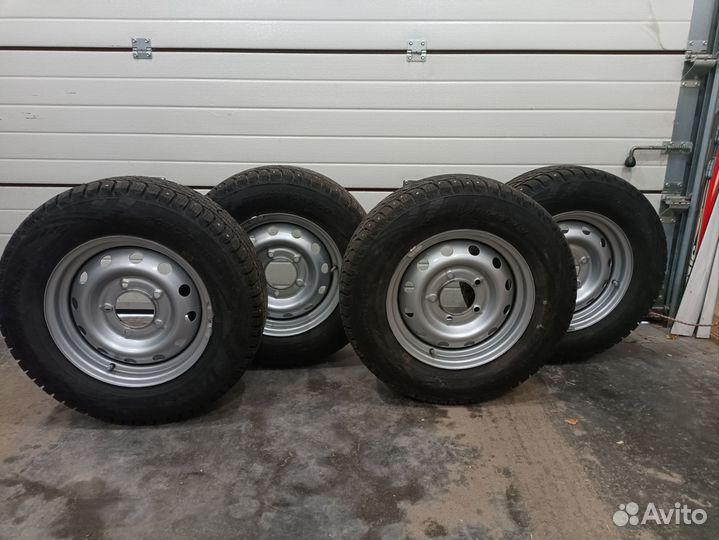 Комплект зимних колёс на LADA Niva Trevel