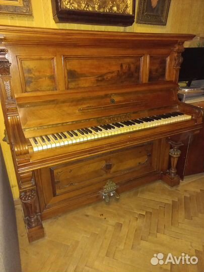 Фортепиано антикварное из красного дерева