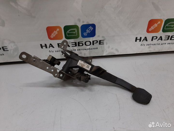 Педаль сцепления Ford Focus CB8 iqdb 2013