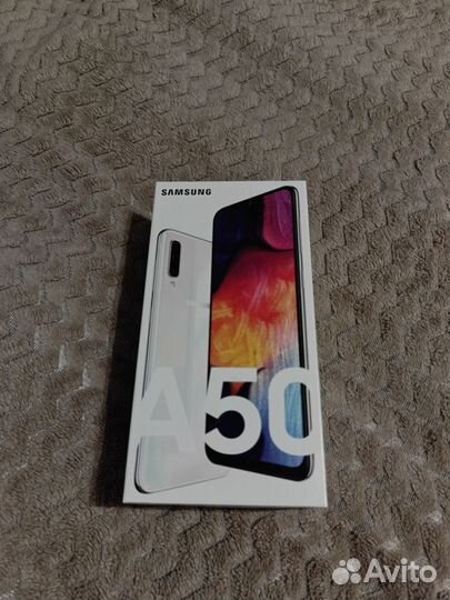Samsung Galaxy A50, 4/64 ГБ