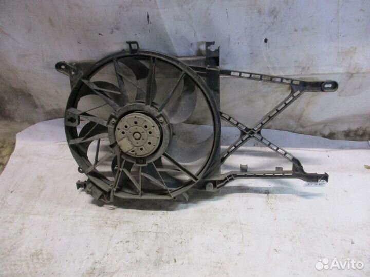 Диффузор в сборе с вентилятором Opel Astra H / Fam