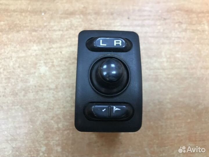 Блок управления зеркалами Nissan Bluebird U13 с199