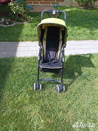 Японская суперлегкая прогулочная коляска Combi