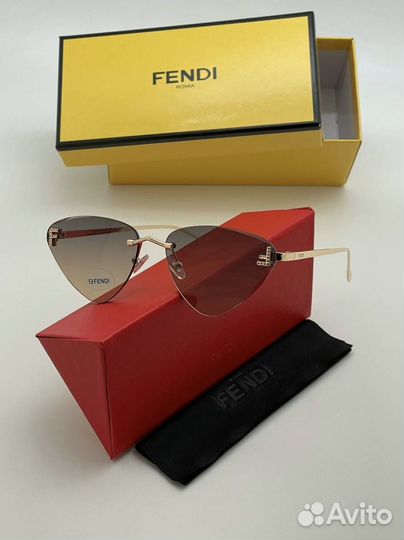 Солнцезащитные очки Fendi