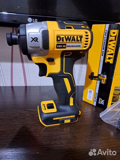 DeWalt dcb 090