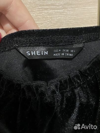 Топ с шейна