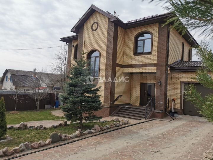 Дом 334 м² на участке 10,6 сот.